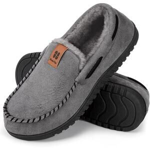 New HomeTop Mens Size 11 Gray Faux Suede Fur Lined Anti Skid Moccasin Slippers